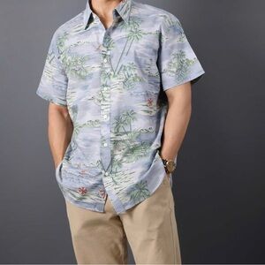 J. Crew Men’s Light Weight Chambry Hawaiian Tropics Shirt - Size Small Slim